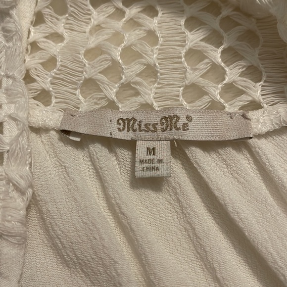 Miss Me cold shoulder flowy crop top - Picture 4 of 9